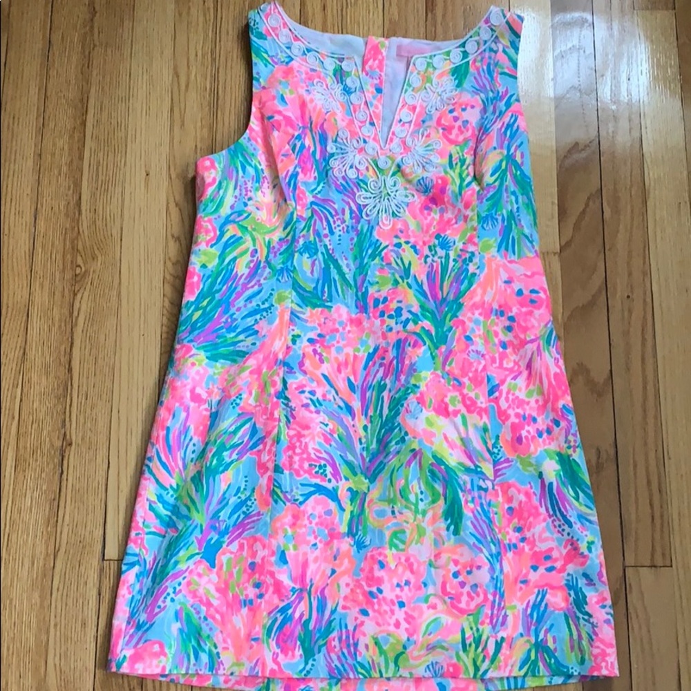 Lilly Pulitzer size 16 shift dress.